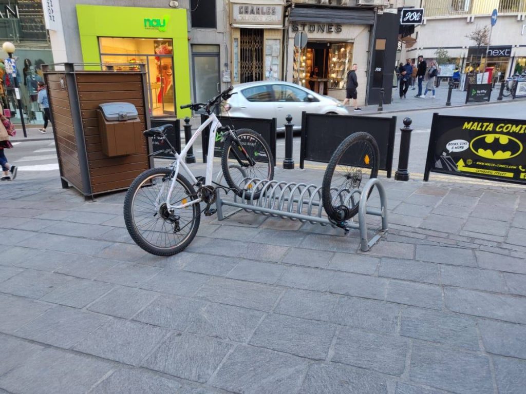 Bicycle Parking • Rota